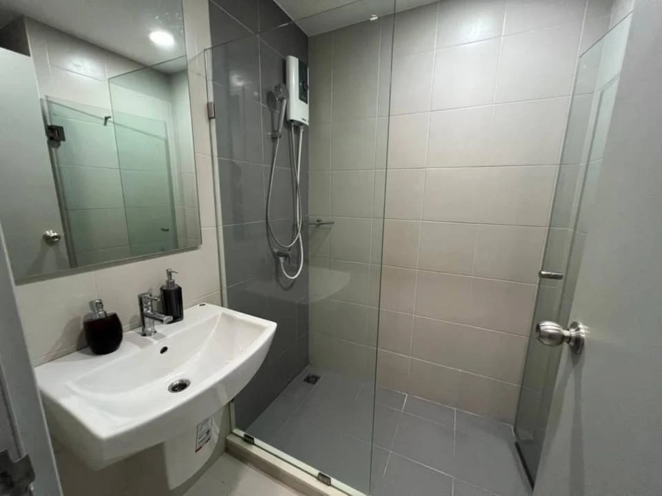 ขาย Ideo Mobi Sukhumvit Eastgate ห้องน่าอยู่ ชั้น 5 ตกแต่งคุมโทน มาพร้อมเฟอร์นิเจอร์ครบครัน จองเลย