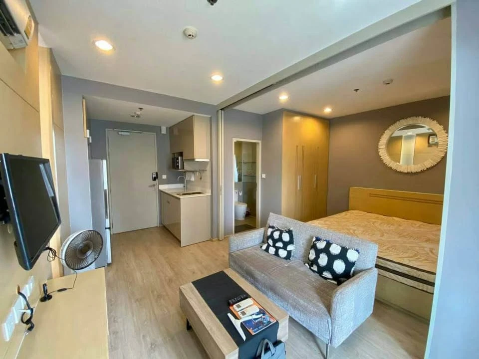 ขาย Ideo Q Ratchatewi มีเฟอร์นิเจอร์พร้อมเครื่องใช้ไฟฟ้าครบชุด มาแต่ตัวเข้าอยู่ได้เลย