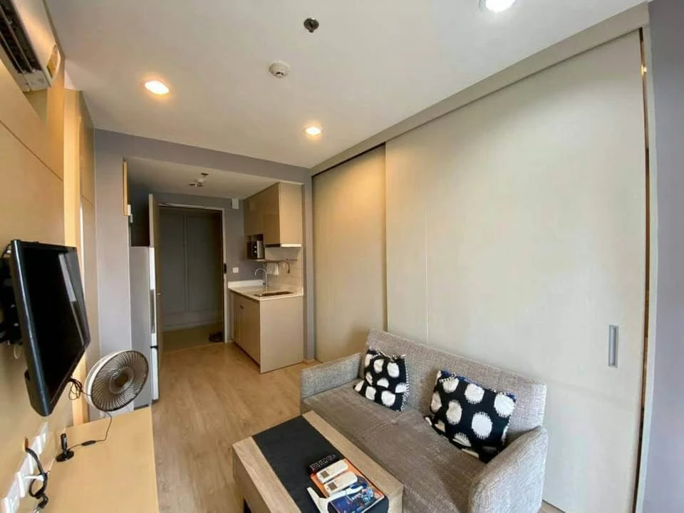 ขาย Ideo Q Ratchatewi มีเฟอร์นิเจอร์พร้อมเครื่องใช้ไฟฟ้าครบชุด มาแต่ตัวเข้าอยู่ได้เลย