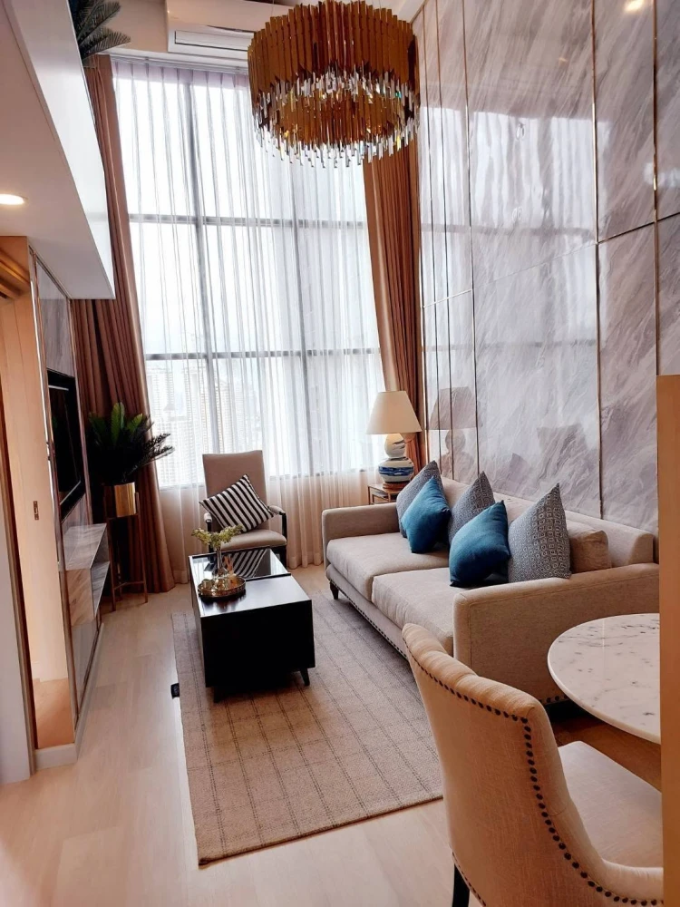 ขาย Knightsbridge Prime Sathorn เพดานสูง แสงธรรมชาติส่องถึงอย่างสบาย (ไม่มีแสงแดดจ้า) ตกแต่งสวยงาม