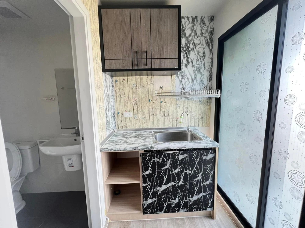 ขาย Larissa Condo Praksa 5 ห้องน่าอยู่ ชั้น 4 ติดวอลเปเปอร์อย่างดี เดินทางสะดวก จองเลยตอนนี้