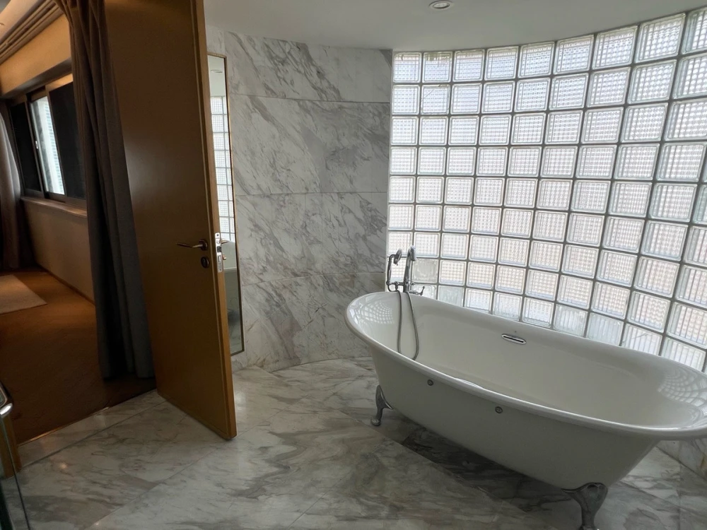 ขาย Le Raffine sukhumvit 24 ห้องกว้าง 3 ห้องนอน แต่งครบ พร้อมอยู่ สนใจจองเลย