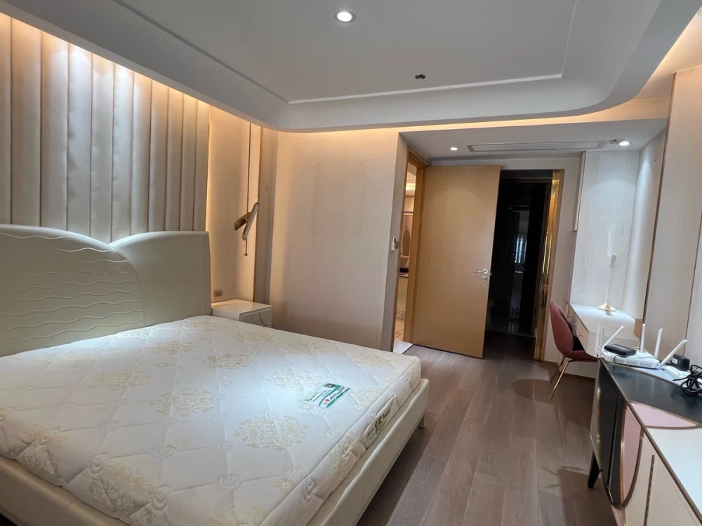 ขาย Le Raffine sukhumvit 24 ห้องกว้าง 3 ห้องนอน แต่งครบ พร้อมอยู่ สนใจจองเลย