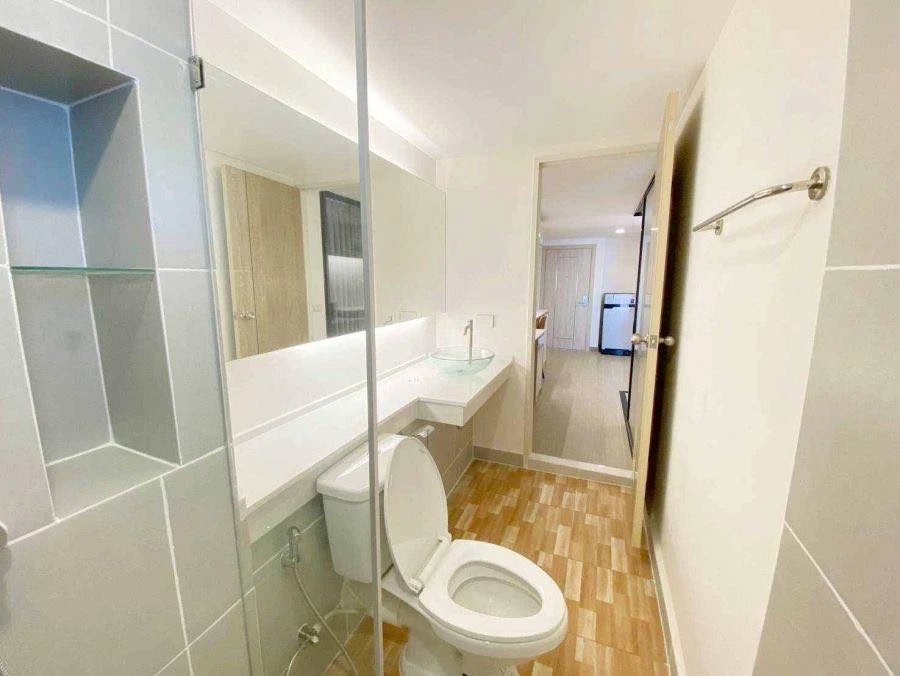 ขาย Level Condominium ห้องกว้างขวางอยู่สบายมาก ชั้น 10 อาคาร B พลาดแล้วจะเสียใจ