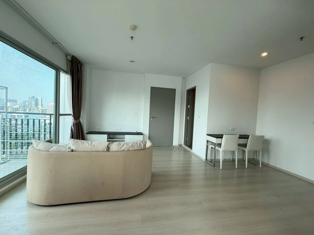 ขาย Life @ Ratchada-Huaikwang 2 ห้องนอน พื้นที่ใช้สอยเยอะ ทำเลดี เดินทางสะดวก จองเลย