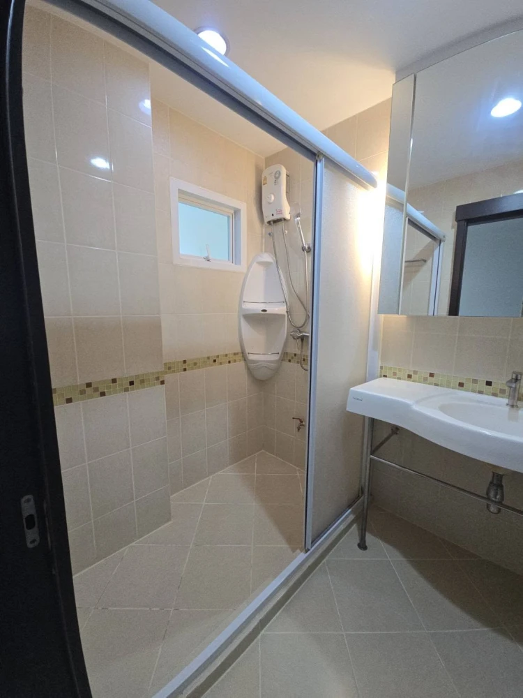 ขาย Life @ Ratchada (Ladprao 36) 1 ห้องนอน ชั้น 4 พื้นที่ใช้สอยเยอะ ทำเลดี ห้ามพลาด