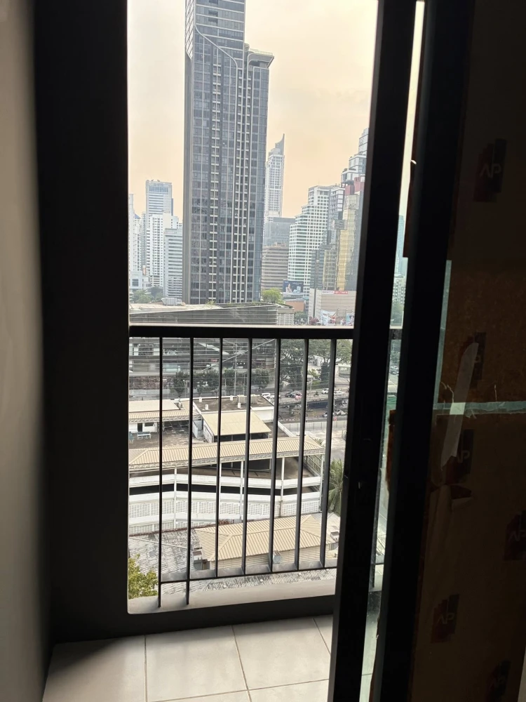 ขาย Life Asoke ห้องชั้นสูง พร้อมอยู่ เฟอร์พร้อม จองเลย