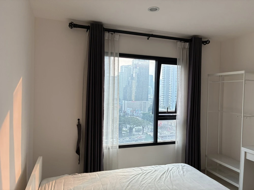 ขาย Life Asoke ห้องชั้นสูง พร้อมอยู่ เฟอร์พร้อม จองเลย