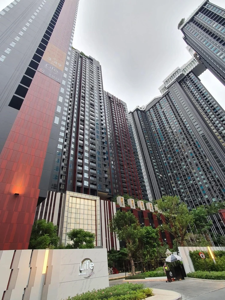 ขาย Life Asoke Hype ห้องชั้นสูงเฟอร์พร้อมเฟอร์ จองเลย