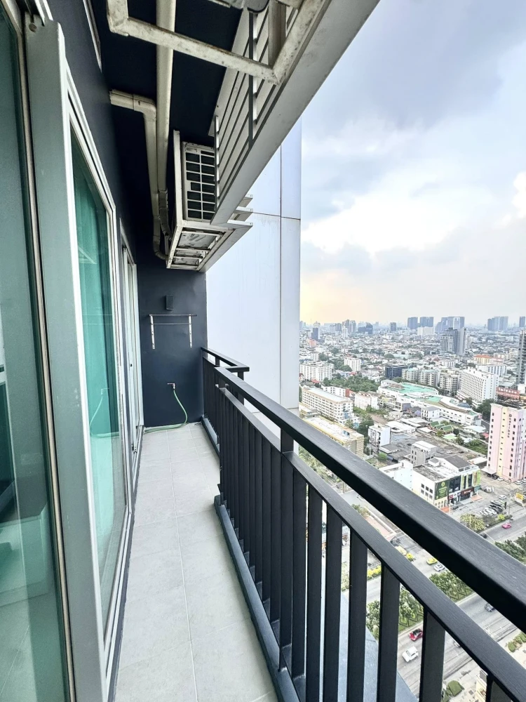 ขาย Life ratchadapisek ห้องกว้างอยู่สบาย ชั้นสูง เฟอร์พร้อม จองเลย