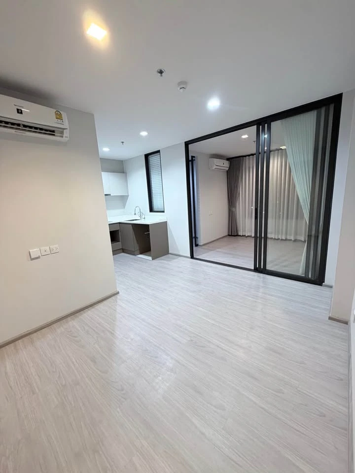 ขาย Life Sathorn-Sierra ห้องเปล่า แถมฟรีผ้าม่าน แอร์2เครื่อง มี walk in closet พลาดไม่ได้แล้ว