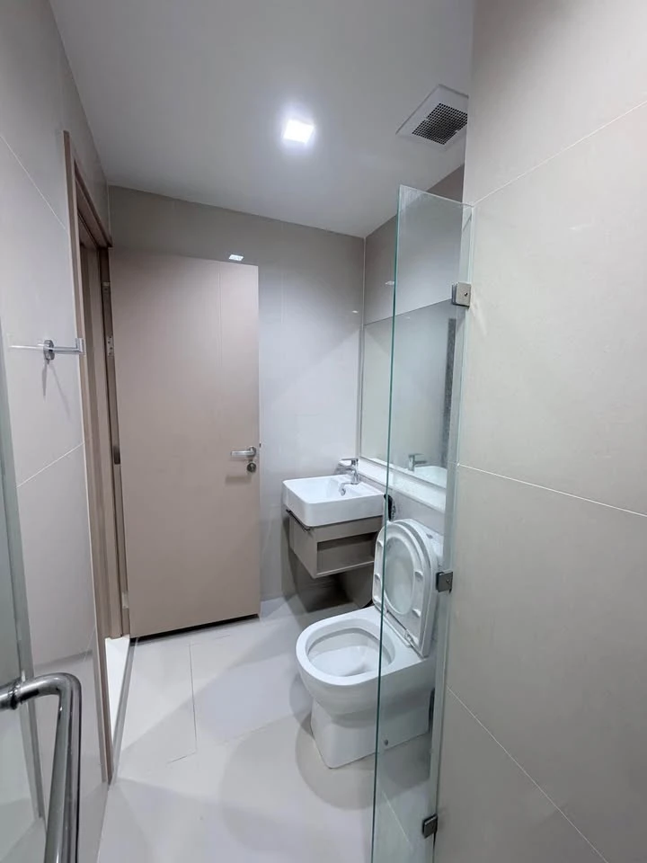 ขาย Life Sathorn-Sierra ห้องเปล่า แถมฟรีผ้าม่าน แอร์2เครื่อง มี walk in closet พลาดไม่ได้แล้ว