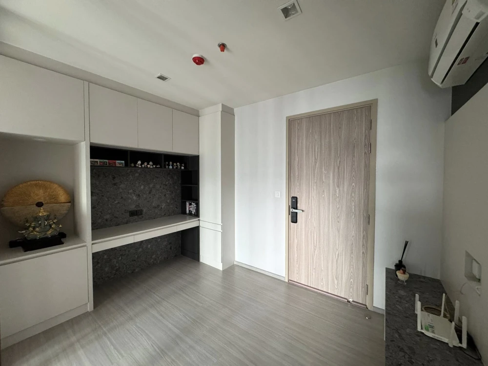 ขาย Life Sathorn-Sierra 1 ห้องนอน 1 ห้องน้ำ บิ้วอินเฟอร์นิเจอร์อย่างดี สิ่งอำนวยความสะดวกครบครัน จองด่วน