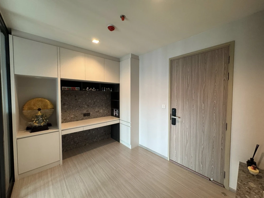 ขาย Life Sathorn-Sierra 1 ห้องนอน 1 ห้องน้ำ บิ้วอินเฟอร์นิเจอร์อย่างดี สิ่งอำนวยความสะดวกครบครัน จองด่วน