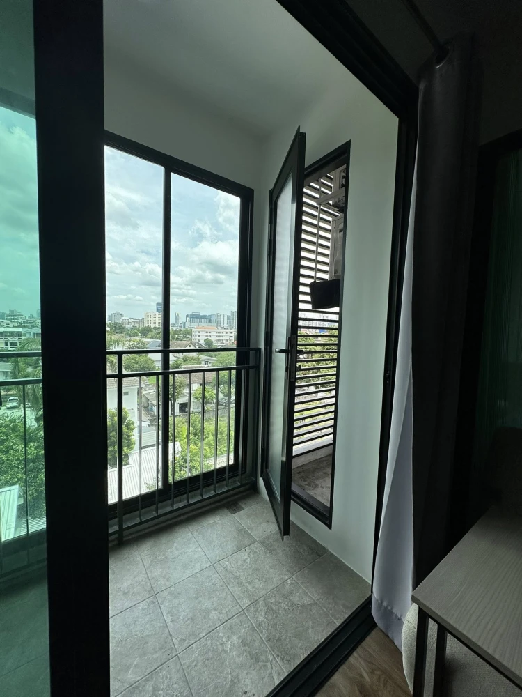 ขาย Living Nest Ladprao 44 1 ห้องนอน 1 ห้องน้ำ มาพร้อมเฟอร์ครบครัน เห็นวิวสระว่ายน้ำ ห้ามพลาด