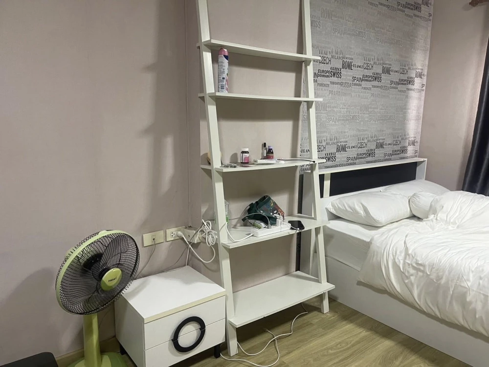 ขาย Lumpini Center Sukhumvit 77 1 ห้องนอน 1 ห้องน้ำ มาพร้อมเฟอร์นิเจอร์ครบครัน ติดวอลเปเปอร์ลายสวย จองเลย