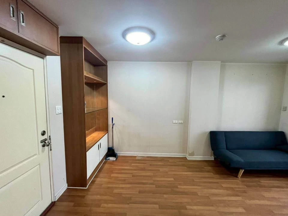 ขาย Lumpini Condo Town Bangkgae ห้องน่าอยู่ ชั้น 8 มาพร้อมสิ่งอำนวยความสะดวกครบครัน จองเลย