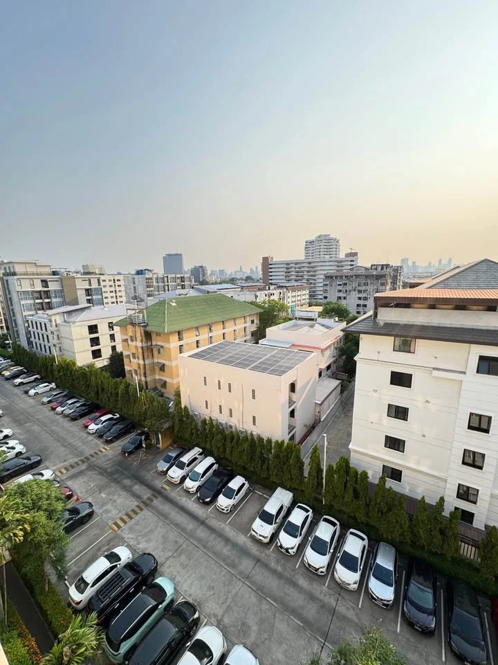 ขาย Lumpini Condotown Bodindecha-Ramkhamhaeng ห้องพร้อมอยู่ เฟอร์ครบ มาแต่ตัวเข้าอยู่ได้เลยก่อนพลาด!!!