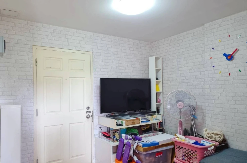 ขาย  Lumpini Condotown Bodindecha-Ramkhamhaeng ห้องพร้อมเข้าอยู่ เฟอร์พร้อม ชั้นไม่สูง จองเลย