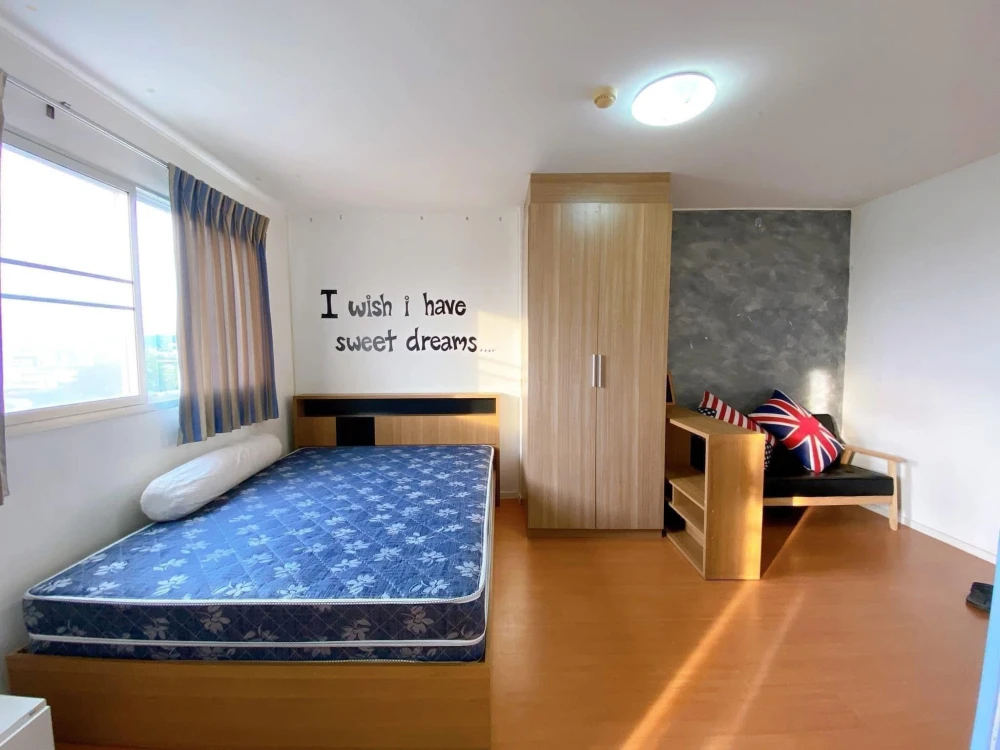 Selling Lumpini Condotown Chonburi - Sukhumvit. Nice unit on the 7th floor, great location, not hot, beautiful unblocked view. Book now!