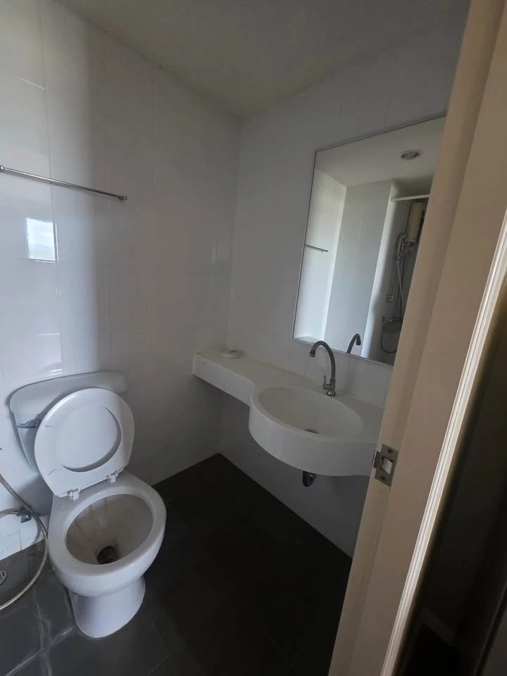ขาย Lumpini Condotown North Pattaya Sukhumvit ห้องมุมคนไม่พลุกพล่าน ติดวอลเปเปอร์อย่างดี จองด่วน