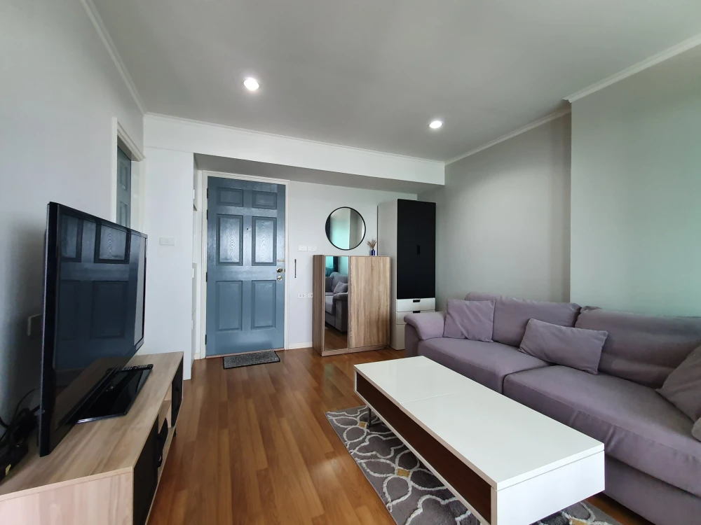 ขาย Lumpini Place Phahol-Sapankhwai ห้องสตูดิโอ ตกแต่งคุมโทน มาพร้อมเฟอร์ครบครัน จองเลย