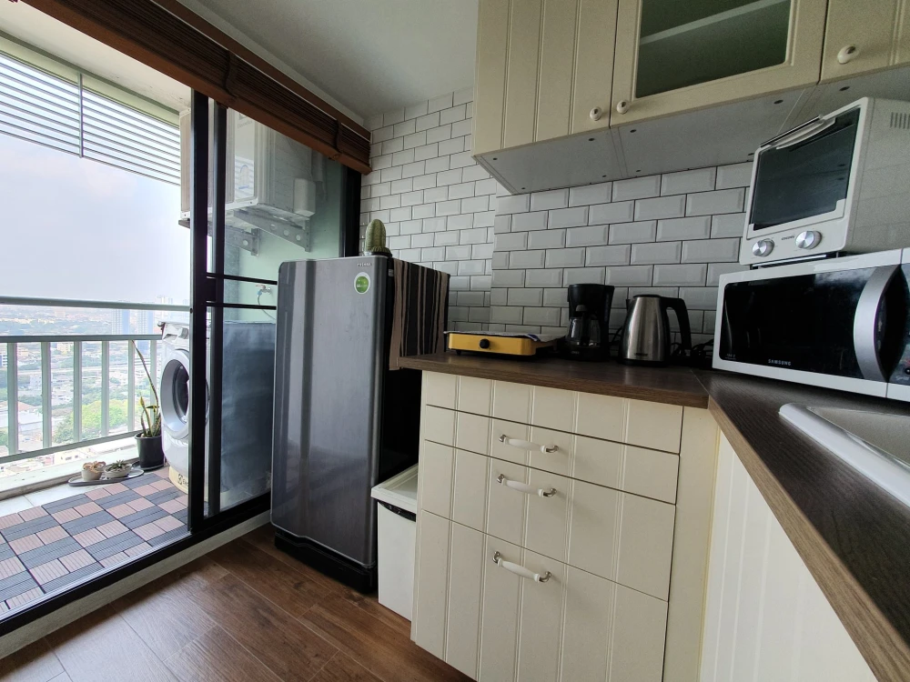 ขาย Lumpini Place Phahol-Sapankhwai ห้องสตูดิโอ ตกแต่งคุมโทน มาพร้อมเฟอร์ครบครัน จองเลย