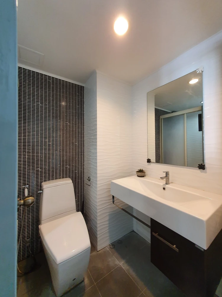 ขาย Lumpini Place Phahol-Sapankhwai ห้องสตูดิโอ ตกแต่งคุมโทน มาพร้อมเฟอร์ครบครัน จองเลย