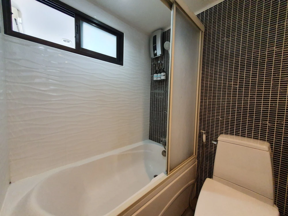 ขาย Lumpini Place Phahol-Sapankhwai ห้องสตูดิโอ ตกแต่งคุมโทน มาพร้อมเฟอร์ครบครัน จองเลย