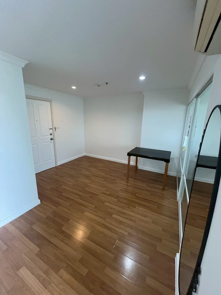 ขาย Lumpini Place Rama 9–Ratchada ห้องชั้น 11 มาพร้อมส่วนกลางครบครัน วิวโล่ง ไม่บล็อค จองเลย