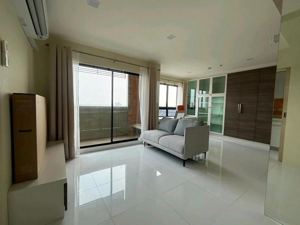 ขาย Lumpini Place Ratchada-Thapra ชั้น 29 ห้องมุม มีความเป็นส่วนตัว สนใจจองเลย
