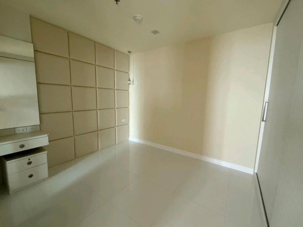 ขาย Lumpini Place Ratchada-Thapra ชั้น 29 ห้องมุม มีความเป็นส่วนตัว สนใจจองเลย