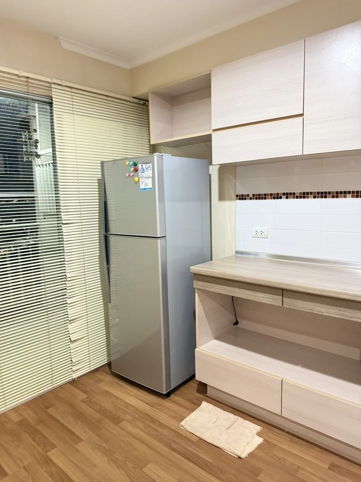 ขาย Lumpini Place Ratchayothin ห้องมุมให้ความเป็นส่วนตัว ติดวอลเปเปอร์ลายสวย เห็นวิวเมือง จองเลย