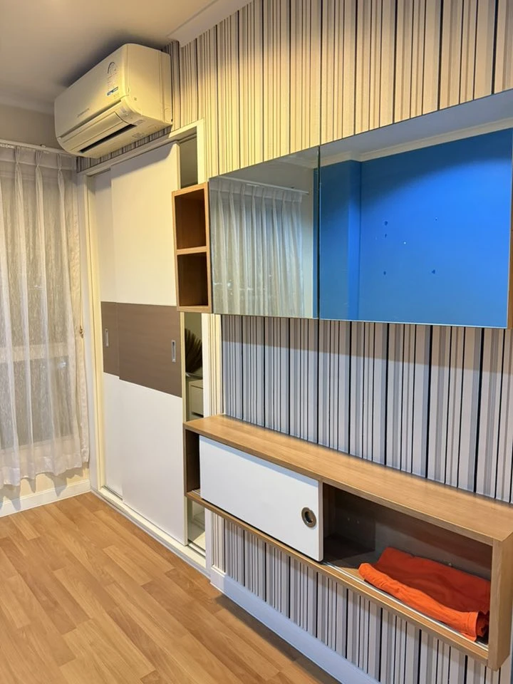 ขาย Lumpini Place Ratchayothin ห้องมุมให้ความเป็นส่วนตัว ติดวอลเปเปอร์ลายสวย เห็นวิวเมือง จองเลย