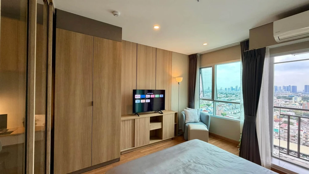 ขาย Lumpini Place Taopoon - Interchange ห้องอยู่ชั้นสูงมากๆ ระเบียงห้อง City View  ห้องตกแต่งด้วย Mood & Tone อบอุ่น รีบจองเลย