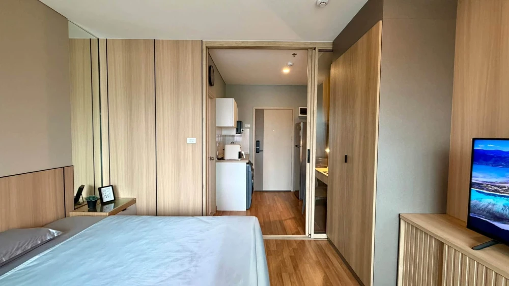 ขาย Lumpini Place Taopoon - Interchange ห้องอยู่ชั้นสูงมากๆ ระเบียงห้อง City View  ห้องตกแต่งด้วย Mood & Tone อบอุ่น รีบจองเลย