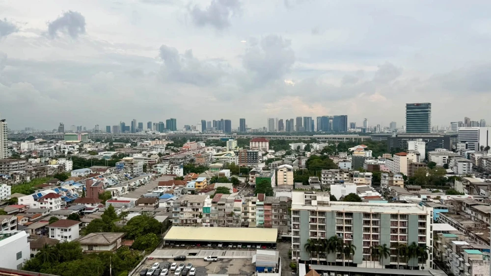 ขาย Lumpini Place Taopoon - Interchange ห้องอยู่ชั้นสูงมากๆ ระเบียงห้อง City View  ห้องตกแต่งด้วย Mood & Tone อบอุ่น รีบจองเลย