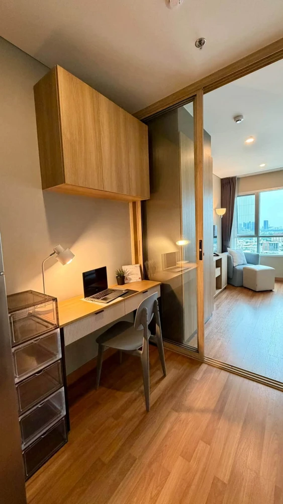 ขาย Lumpini Place Taopoon - Interchange ห้องอยู่ชั้นสูงมากๆ ระเบียงห้อง City View  ห้องตกแต่งด้วย Mood & Tone อบอุ่น รีบจองเลย