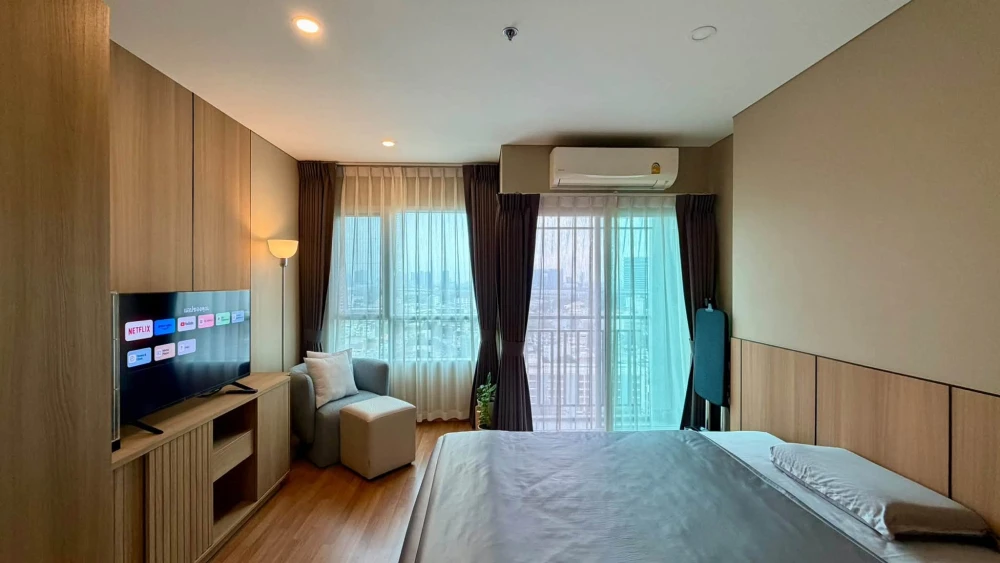 ขาย Lumpini Place Taopoon - Interchange ห้องอยู่ชั้นสูงมากๆ ระเบียงห้อง City View  ห้องตกแต่งด้วย Mood & Tone อบอุ่น รีบจองเลย