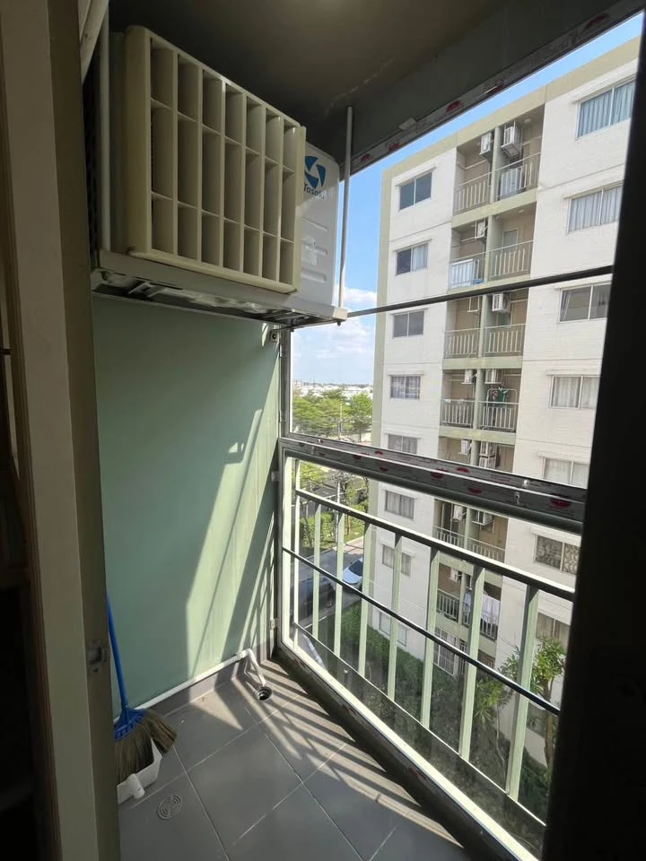 ขาย Lumpini Township Rangsit Klong 1 ห้องชั้น 5 มาพร้อมเฟอร์นิเจอร์และเครื่องใช้ไฟฟ้าครบครัน รีบจองด่วนๆ