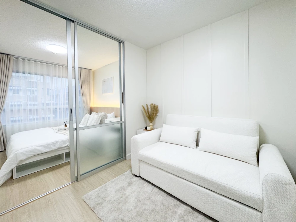 ขาย Lumpini Ville Onnut - Ladkrabang 2 1 ห้องนอน 1 ห้องน้ำ ตกแต่งคุมโทน เฟอร์ครบ จองเลย