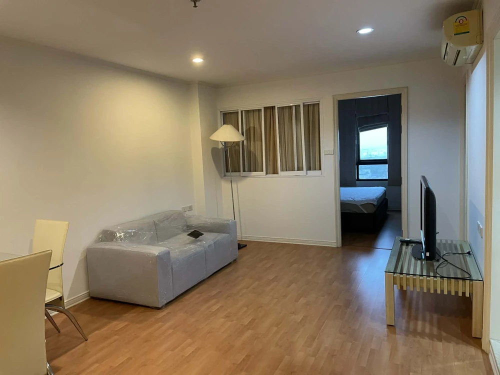 ขาย Lumpini Ville Phahol-Sutthisarn ห้องชั้น 18 ทำเลดี บิ้วอินเฟอร์นิเจอร์อย่างดี วิวสวย ห้ามพลาด