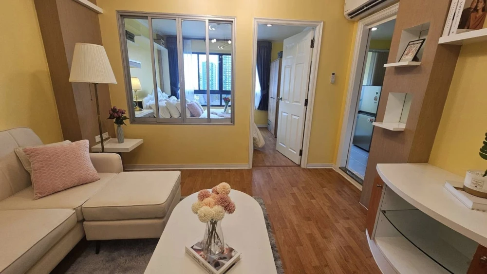 ขาย Lumpini Ville Sukhumvit 77 อาคาร 1 ห้องสีเหลืองสดใส พร้อมเฟอร์นิเจอร์อย่างดี แบบนี้ต้องจอง