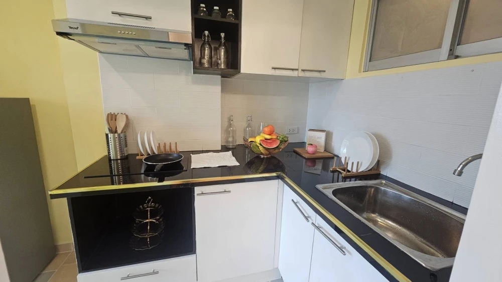 ขาย Lumpini Ville Sukhumvit 77 อาคาร 1 ห้องสีเหลืองสดใส พร้อมเฟอร์นิเจอร์อย่างดี แบบนี้ต้องจอง