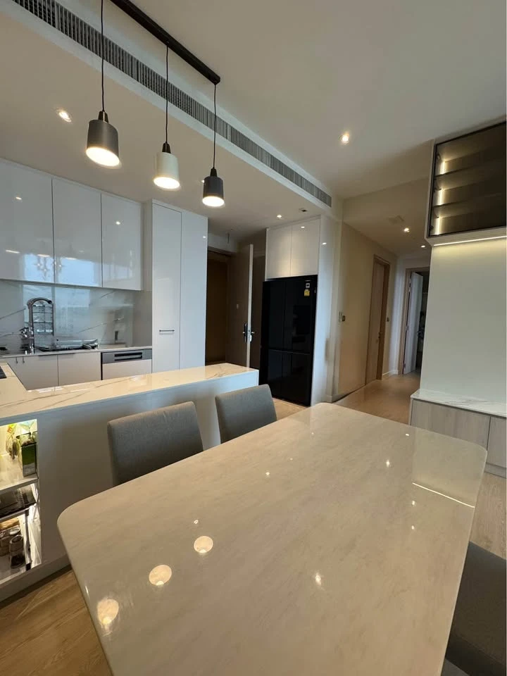 ขาย Magnolias Waterfront Residence ห้องช้นสูง ได้วิวแม่น้ำเจ้าพระยา เพดานสูง 3 ม. โปร่งโล่ง รีบจองเลย