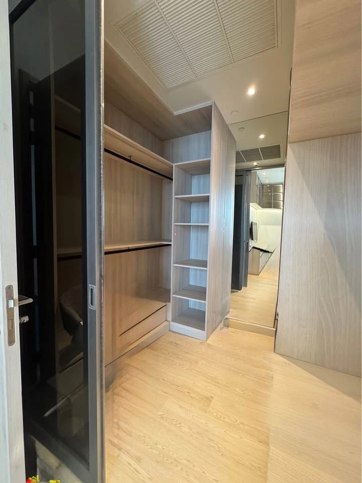 ขาย Magnolias Waterfront Residence ห้องช้นสูง ได้วิวแม่น้ำเจ้าพระยา เพดานสูง 3 ม. โปร่งโล่ง รีบจองเลย