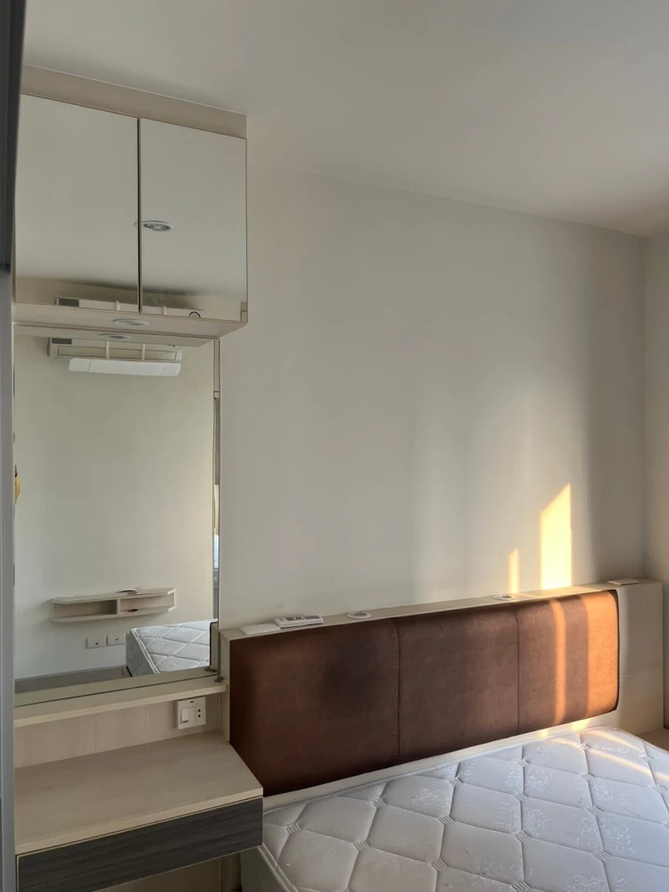 ขาย Manor Sanambinnam ห้องพร้อมอยู่ เฟอร์พร้อม ชั้นสูง ห้องมุม วิวสระ จองเลย