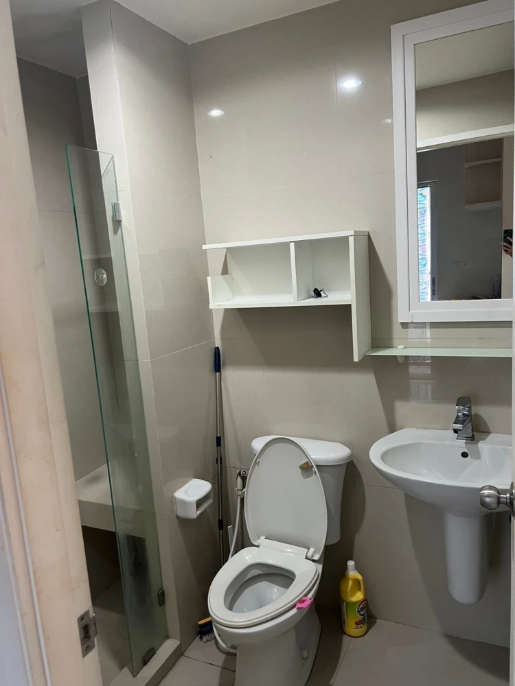 ขาย Manor Sanambinnam ห้องพร้อมอยู่ เฟอร์พร้อม ชั้นสูง ห้องมุม วิวสระ จองเลย