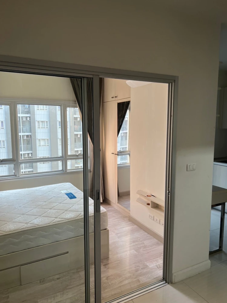 ขาย Manor Sanambinnam ห้องพร้อมอยู่ เฟอร์พร้อม ชั้นสูง ห้องมุม วิวสระ จองเลย