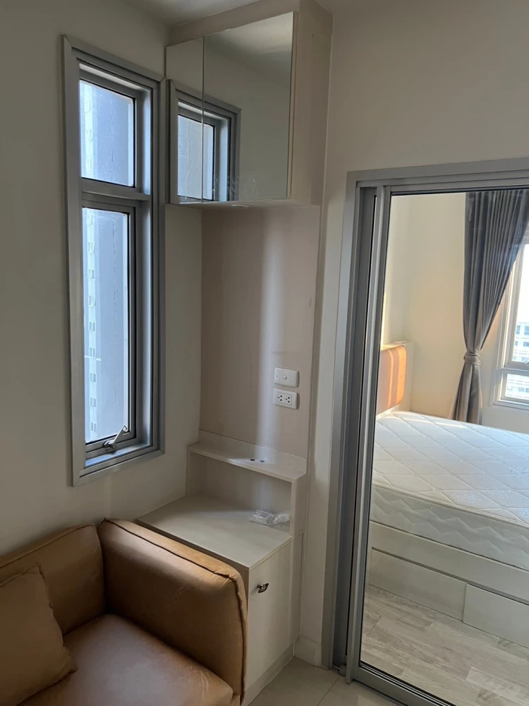 ขาย Manor Sanambinnam ห้องพร้อมอยู่ เฟอร์พร้อม ชั้นสูง ห้องมุม วิวสระ จองเลย